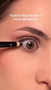 2.4M views · 52K reactions | The Fastest Winged Liner You’ll Ever Do #eyemakeup #eyemakeuptutorial #beautyinfluencer #makeup #eyeliner | Beauty UGC | Facebook