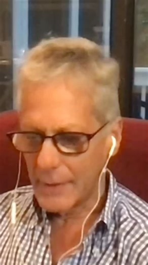 As the World Turns alum Scott Bryce on his reasons for sharing his cancer story with us — there’s hope in the journey. Click the link in profile to access the full interview. . . . . #sharing #scottbryce #craigmontgomery #astheworldturns #soapopera #soaps #cancerjourney #cancersucks #alanlocher #reels | The Locher Room