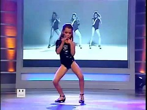 Mini Beyonce Dancing Single ladies!!♥