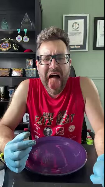 Eating 24 Paqui One Chip Challenge Chips! Paqui Chips #onechipchallenge #spicy #hot #carolinareaper #spiceking #foodchallenge #spicyfoodchallenge #challenge #challengeaccepted #spicychallenge #paquionechipchallenge | Mike Jack Eats Heat
