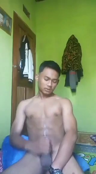 RT @Hamzahx_: Daripada melamun di kos mending coli dulu biar rileks 💦🫦