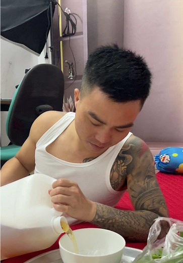 Nóng quá nhà e chả ăn đk gì, toàn húp cháo hơi thế này🤣 #tiktok #virall #funny #funnyvideos