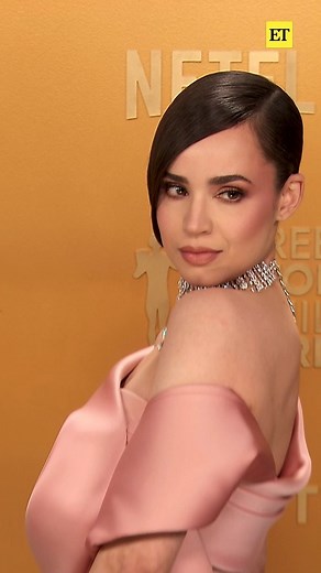 Entertainment Tonight | Sofia Carson is a blushing beauty at the #SAGAwards. 💕 | Instagram