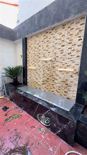 Cascade murale en architecture moderne à Blida