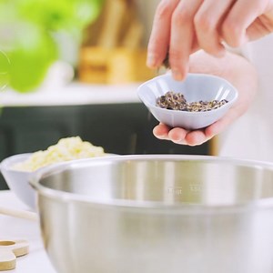 A heartfelt, homemade, sweet gift 💝 The history of chocolate truffles began in France in the 1890s. Legend has it that, Louis Dufour, ran out of ingredients during Christmas season, to make his holiday confections and came up with the idea to blend fresh cream with chocolate covertures. He shaped them into balls and dusted them in cocoa powder to avoid them sticking to each other, and named them "truffles" due to their resemblance to the highly valued and rare truffle mushrooms. The traditional