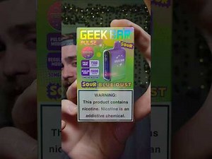 GEEK BAR Sour Blue Dust vape😱 #vapefun #unboxing #vape #vapelife #geekfam #vapetricks