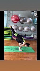 #reels #contoryoga #balance #balance #challenge #viral #crowposevariation #crowpose | YOGA CLICK