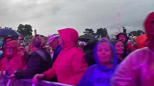 Wet Rewinders! 🤩 Absolutely loving Pat Sharp’s DJ set in front of Capesthorne Hall! 🙌🏼🙌🏼🙌🏼 | So Cheshire