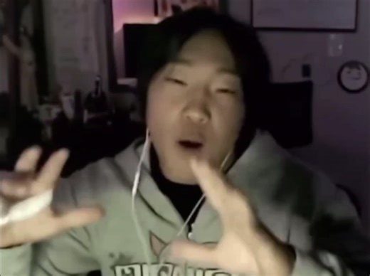 选小火龙还是喷火龙？