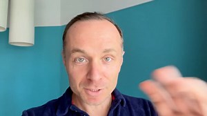 E ziua internetului și vreau să vă povestesc ceva. Acum aproximativ 27 de ani aveam internet în laboratorul de informatică de la Facultatea de Științe Economice din Iași. Mi-aduc aminte că ne conectam prin dial-up și așteptam să se încarce o pagină de internet vreo 30 de secunde sau un minut. În 1994-1995, am contactat diverși traineri și speakeri străini pe care să îi aduc în România. Stăteam o noapte întreagă ca să vizitez 10-20 de pagini de internet și să scriu e-mail-uri către respectivii oa