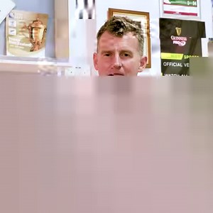 📖 Law lessons ❓ Fan questions 🧠 Memory tests Nigel Ref Owens is back! #WhistleWatch presented by Emirates | World Rugby