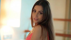 1.2K views · 197 reactions | Link in my bio ⬆️ . . . . . #onedance #tareefan #mashup #coversong #vocals #musicvideo | Madhura Naik | Facebook