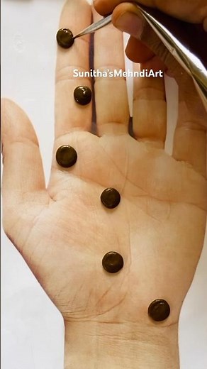 Easy Simple Beautiful Goltikki Mehndi Design#simplemehndi #easymehndi #youtubeshorts #goltikkimehndi