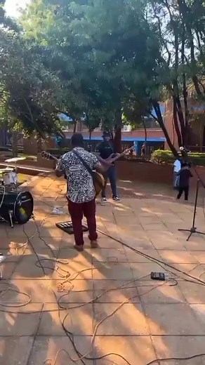 Mudzhii wa video uri mini? But out of all talented musicians. These guys are really standing out! #Talent #talented #music #musician #band #sessionmusician | Ndivhuho NL