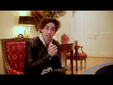 Robert Sheehan Interview