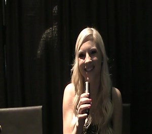 #KaylaAdams: Montana Roots, #Nashville #Dreams - By #ChristianLamitschka for Country Music News International Magazine Kayla Adams, a rising star in the contemporary country music scene, is a captivating blend of rustic charm and modern edge. Raised on a Montana farm, the outdoorswoman's songwriting reflects the vastness and beauty of her upbringing. Her melodies are as memorable as they are melodic, and her honest lyrics resonate deeply with audiences. At just 24, Adams is a seasoned performer.