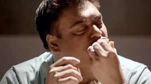 Aaj #WorldJunkFoodDay hai, toh sab kuch khaane ka din hai! So what’s your junk food list for today? 🍔 🍕 🍛 Dieting kal se 😉 #BingeKaro #ALTBalajiOriginal #KarrleTuBhiMohabbat #ALTBalaji | ALTBalaji