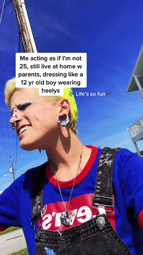 I hate myself thx #millenial #genz #lgbt #gay #lesbian #nonbinary #theythem #fyp #pheobebridgers #lifessofun