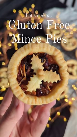 🌲GLUTEN FREE MINCE PIES🌲 It's happened, I'm in full Christmas mode and there's no stopping me! And eating these dreamy #glutenfree mince pies today was the perfect kick start to my festive season. Confession, I don't usually like mince pies (*cue gasps of horror from across the UK), but I made my own mincemeat today and I am a CONVERT! It was so easy and turned out beautifully, so much so that I've added details to my website (new recipe on the homepage). There's nothing wrong with shop-bought