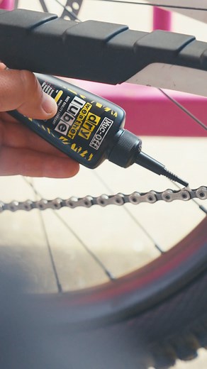 Bio Dry Lube ☀️Defend your chain with hardcore eco armour.Battle dry weather, ride hard, stay green #mucoff | Muc-Off