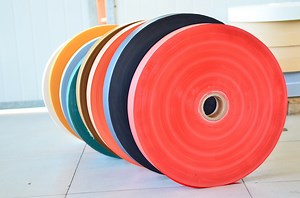 [Hot Item] 40GSM 45GSM 50GSM 55GSM 60GSM Vegetable Colored Parchment Paper for Textile Bobbin Paper Tube Paper Core