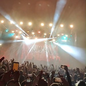 🤘 Sum 41 playing their last Irish show and saying farewell at Fairview Park last night hit us 'In Too Deep' in our feelings. 🎫 https://bit.ly/45zgPbi | Ticketmaster Ireland