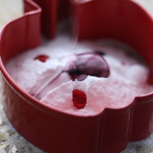 1.1K views | We love learning and playing with simple kitchen science experiments. Why kitchen science? Because everything you need is already in your kitchen cupboards. Here are some of our favorites>> https://littlebinsforlittlehands.com/4-mini-easiest-kitchen-science-activity-trays/ | Little Bins for Little Hands | Facebook