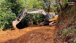 Building mountain road with excavator | Trackhoe | Excavator Planet