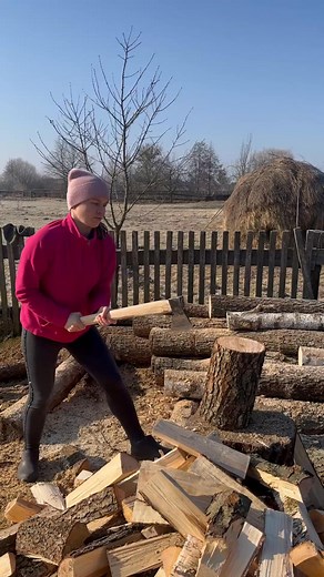 Insane Homemade Axe in Action – Wood Chopping Like a Beast https://amzn.to/40edNrA | Kevin Carter