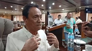 Cagayan de Oro City Councilor Edgar Cabanlas, the Committee Chairperson of Infrastructure and majority floor leader, addressed accusations today, March 31, that City Mayor Rolando Uy has not continued the unfinished projects of former Mayor Oscar Moreno. These projects include the Child Development Center in Mambuaya, Tablon Hospital, and the City Library, among others. Cabanlas stated that Moreno initiated these projects to create problems for the current administration. The information was rep