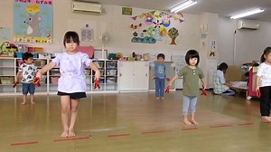 運動会で踊る大きい子たちの踊り 鳴子を手にかっこいい踊りになってきました。 少しですが動画をアップしますね | 保育所ちびっこランド西条中央園
