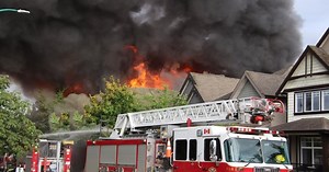 Crews respond to major fire involving multiple homes in Surrey