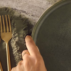 🍄‍🟫🍝 Fabulous Fettuccine for the real pasta fans 🍝🍄‍🟫 Savour this al dente pasta paired with caramelised, sautéed mushrooms and crisp seasonal greens. Toasted walnuts add a delightful crunch, while a drizzle of olive oil and a sprinkle of parmesan elevate this simple yet elegant dish, perfect for any occasion! Seasonal tip 🍄‍🟫 Mushrooms are very popular at this time of year. For this recipe, we’ve chosen Cremini, the more mature version of white button mushrooms but less so than Portobel