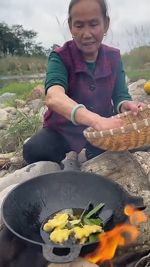 Delicious boiled snails https://heylink.me/3weOnline/ #reelsvideo #reelstrending #reelsviral #yummyfood #deliciousfood #Awesome #awesomefood #streetfood #asianfood #topinasia #ThankMeLater #foodvideo #foodviral #foodlover #instagood #eatwhateveryouwant #foodviral #reelsfoodie #Bangkok #foodblogger #foodporn #foodie #instafood #sgfood #singaporecrave #foodcrave #shorts #malaysiafoodie #malaysia #singapore | Top In Asia | Facebook