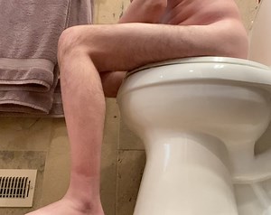 Greenish Brown Shit Logs