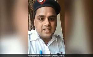 Viral Video : ऐसा क्या हो गया जो बच्चों की तरह फूट फूट कर रो पड़ा दिल्ली पुलिस का कांस्टेबल