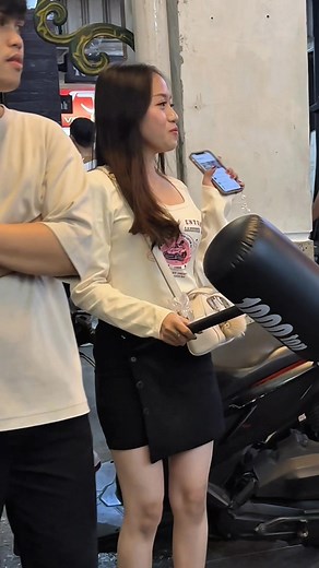 Hammer prank making panicked woman | Ferry Saddega