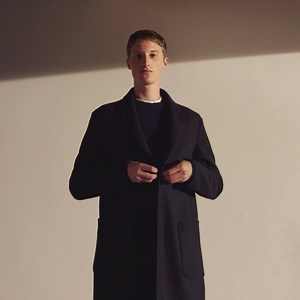 Introducing the Uniqlo U Double Face Wool Blend Chesterfield Coat. Meticulously designed for a sharp, polished look. #UniqloU #UHaveQuality http://uniqlo.us/2di8rFv | UNIQLO USA