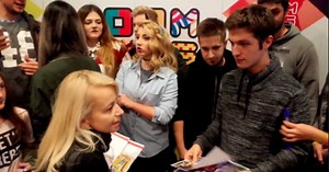 Fanovi 'opkolili' Yasserstain: Svi su htjeli autogram i 'selfie'