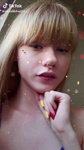 Hannah Hays (@petitehannahhays)’s videos with