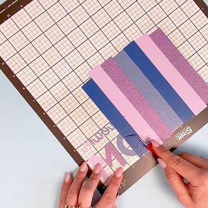 26K views · 294 reactions | What a clever idea to mix up colors!!  Watch how to create a stunning multicolored design with just one cut and one application!! 勞勞勞 | Siser | Facebook