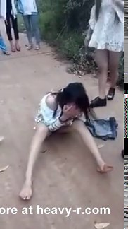 A Chinese girl is Stripped Naked and Beaten by classmates