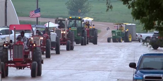Antique tractor drivers support veterans in all kinds of Nebraska weather