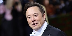 Elon Musk posts about 'sexy' 18th century portrait in bizarre tweet
