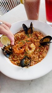 Seafood Galooooooore! 🤤😍 Our Primavera Risotto is for all the seafood lovers out there! Packed with king prawns, blue mussels, calamari strips & shrimps, you’d definitely be on ocean cloud nine with every bite! 🤭 Head over to Italiannies today to indulge in this marvellous creation! 🤩 | Italiannies