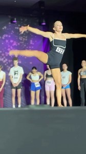 ✨Straight aura from Acrobatic Arts Ambassador @sydneyslauko 🙌🔥 Category is improv @breakingboundsdance Credit: @sydneyslauko @breakingboundsdance Acrobatic Arts Certified Studio: @prestigeitc | Acrobatic Arts