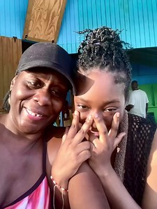 Hanging out @ Paradise Beach with my “Bestie” | Angela Emmons