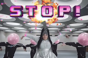 Netta, ganadora de Eurovisión 2018, vuelve con Bassa Sababa, una fantasía de chicle gore a ritmo de EDM