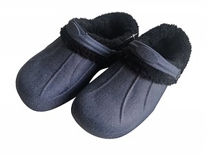 [Hot Item] Trending White Clogs Leather Nurse Shoes Platform Mules with Fur Resisting Water Scrub Shoes Nursing Women Fur Mules Shoe
