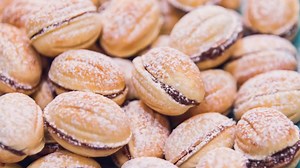 13K views · 84 reactions | Rețeta de nuci umplute cu cremă de...